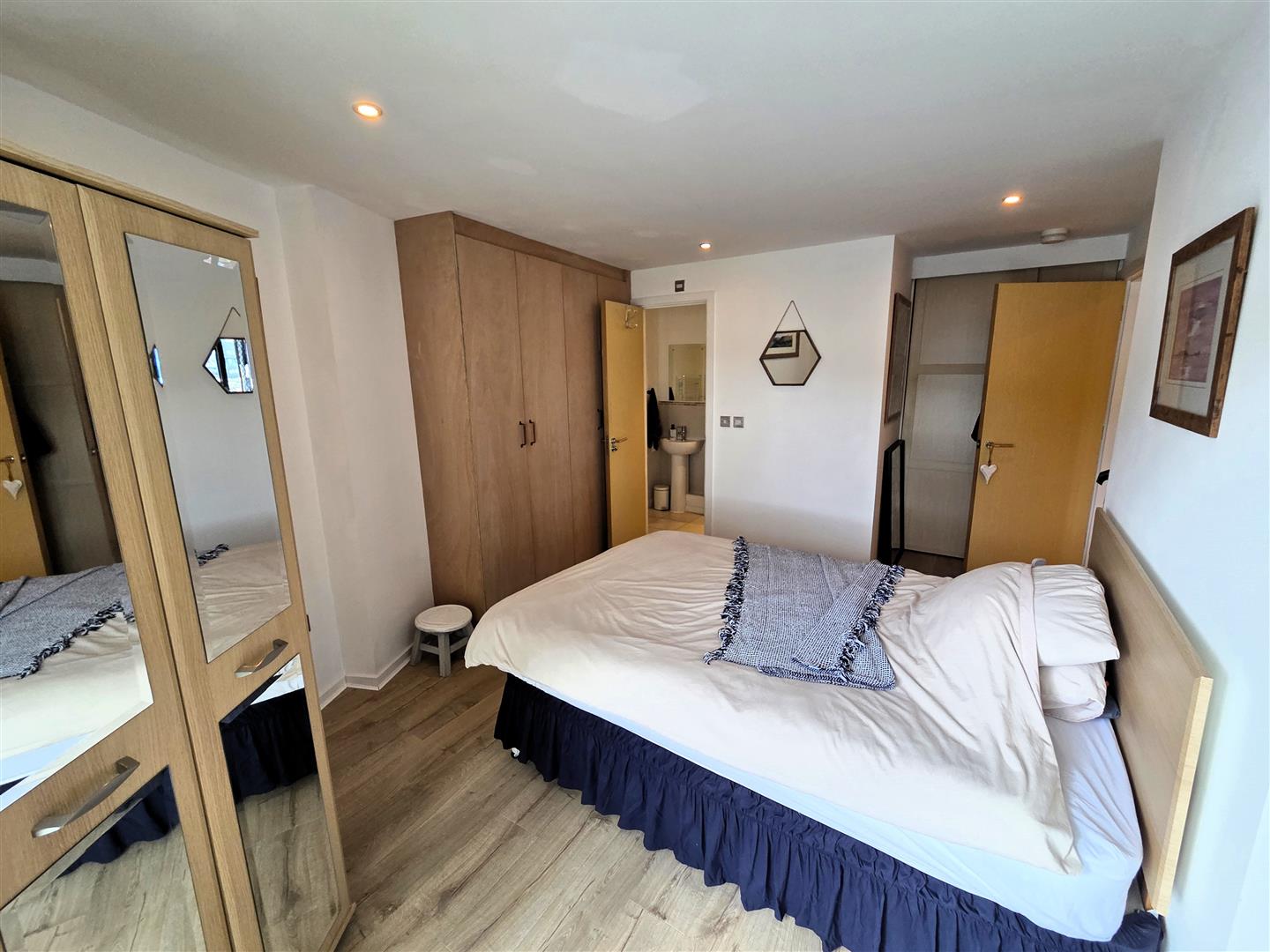South Quay,Kings Road, Marina, Swansea, SA1 8AJ
